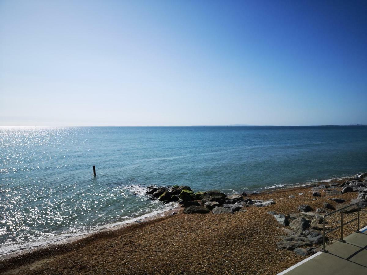 Pebble Bay Retreat Milford on Sea Exterior foto